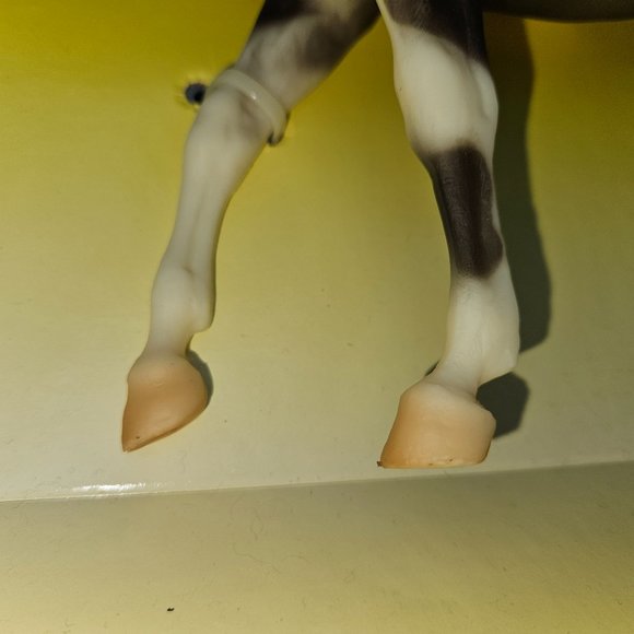 Breyer Domino Happy Canyon Trail Horse - paint, pinto CE - western - Picture 11 of 12